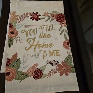 Beautiful tea towel NWOT